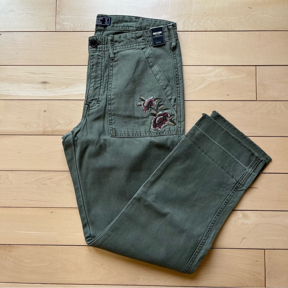 NWT Abercrombie & Fitch Embroidered Army Green Pants